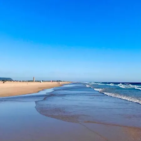 Cerca De La Playa 아파트 *